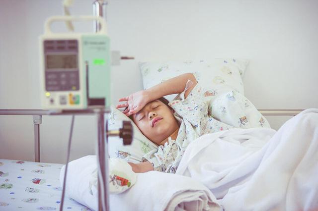 Cậu bé 12 tuổi mắc bệnh ung thư ruột giai đoạn cuối: Cha mẹ đừng vì cưng chiều mà xuôi theo sở thích ăn uống của con Cậu bé 12 tuổi mắc bệnh ung thư ruột giai đoạn cuối: Cha mẹ đừng vì cưng chiều mà xuôi theo sở thích ăn uống của con