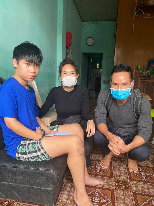 NS Hoài Linh thông báo đã nhận 1,5 tỷ đồng sau gần 1 ngày kêu gọi cứu trợ miền Trung - 3 NS Hoài Linh thông báo đã nhận 1,5 tỷ đồng sau gần 1 ngày kêu gọi cứu trợ miền Trung - 3