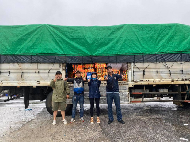 NS Hoài Linh thông báo đã nhận 1,5 tỷ đồng sau gần 1 ngày kêu gọi cứu trợ miền Trung - 4 NS Hoài Linh thông báo đã nhận 1,5 tỷ đồng sau gần 1 ngày kêu gọi cứu trợ miền Trung - 4