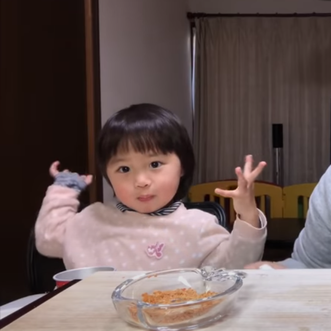Bé Sa lớn nhanh quá, trông cứng cỏi hơn hồi bé đã thế còn sống cực kỳ tình cảm Bé Sa lớn nhanh quá, trông cứng cỏi hơn hồi bé đã thế còn sống cực kỳ tình cảm