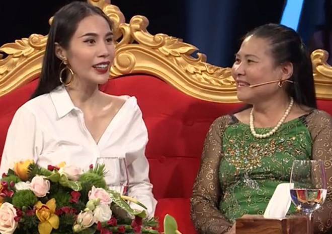 Con người thật của Thủy Tiên trong mắt mẹ chồng ra sao? Con người thật của Thủy Tiên trong mắt mẹ chồng ra sao?
