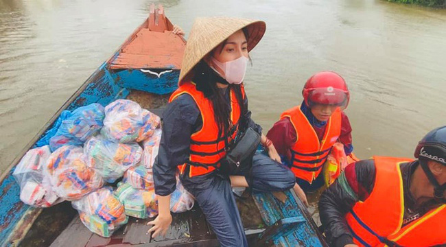 Thủy Tiên công khai sao kê, thông báo đã chi hơn 2 tỷ đồng cùng chia sẻ: 'Ôm một cục tiền lớn ăn không ngon ngủ không yên' - 3 Thủy Tiên công khai sao kê, thông báo đã chi hơn 2 tỷ đồng cùng chia sẻ: 'Ôm một cục tiền lớn ăn không ngon ngủ không yên' - 3