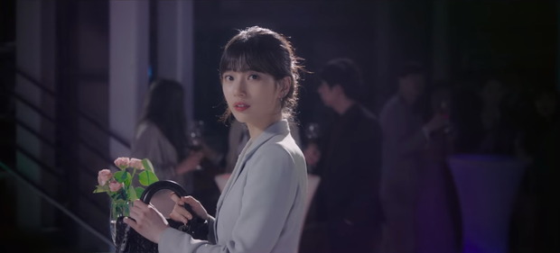 Nghèo tới độ đi giày gãy gót, Suzy vẫn có cả bộ sưu tập đồ hiệu trăm triệu ở Start Up, thấy kì ghê không! - 11 Nghèo tới độ đi giày gãy gót, Suzy vẫn có cả bộ sưu tập đồ hiệu trăm triệu ở Start Up, thấy kì ghê không! - 11