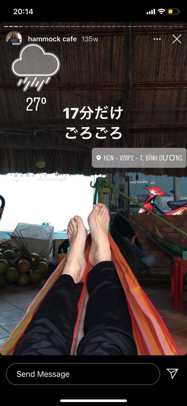 Cô nàng người Nhật Bản khiến dân mạng cười nắc nẻ vì loạt ảnh review võng Việt Nam, bất chấp tất cả để thảnh thơi trên vật dụng huyền thoại này - 2 Cô nàng người Nhật Bản khiến dân mạng cười nắc nẻ vì loạt ảnh review võng Việt Nam, bất chấp tất cả để thảnh thơi trên vật dụng huyền thoại này - 2