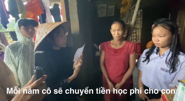 Bị miệt thị vì tài trợ học phí cho 2 học sinh miền Trung, Thủy Tiên gay gắt đáp trả: 'Không phải cứ bỏ ra 50 - 100 nghìn là có quyền xúc phạm người khác' Bị miệt thị vì tài trợ học phí cho 2 học sinh miền Trung, Thủy Tiên gay gắt đáp trả: 'Không phải cứ bỏ ra 50 - 100 nghìn là có quyền xúc phạm người khác'