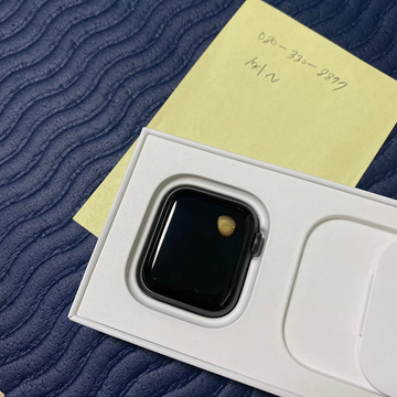 Apple Watch SE gặp lỗi quá nhiệt, khiến người dùng bị bỏng và làm hỏng màn hình - 1 Apple Watch SE gặp lỗi quá nhiệt, khiến người dùng bị bỏng và làm hỏng màn hình - 1