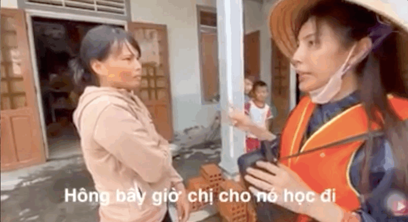Thủy Tiên gây xúc động mạnh khi quyết định tài trợ cho 2 em học sinh vùng lũ phải nghỉ học do hoàn cảnh khó khăn - 1 Thủy Tiên gây xúc động mạnh khi quyết định tài trợ cho 2 em học sinh vùng lũ phải nghỉ học do hoàn cảnh khó khăn - 1