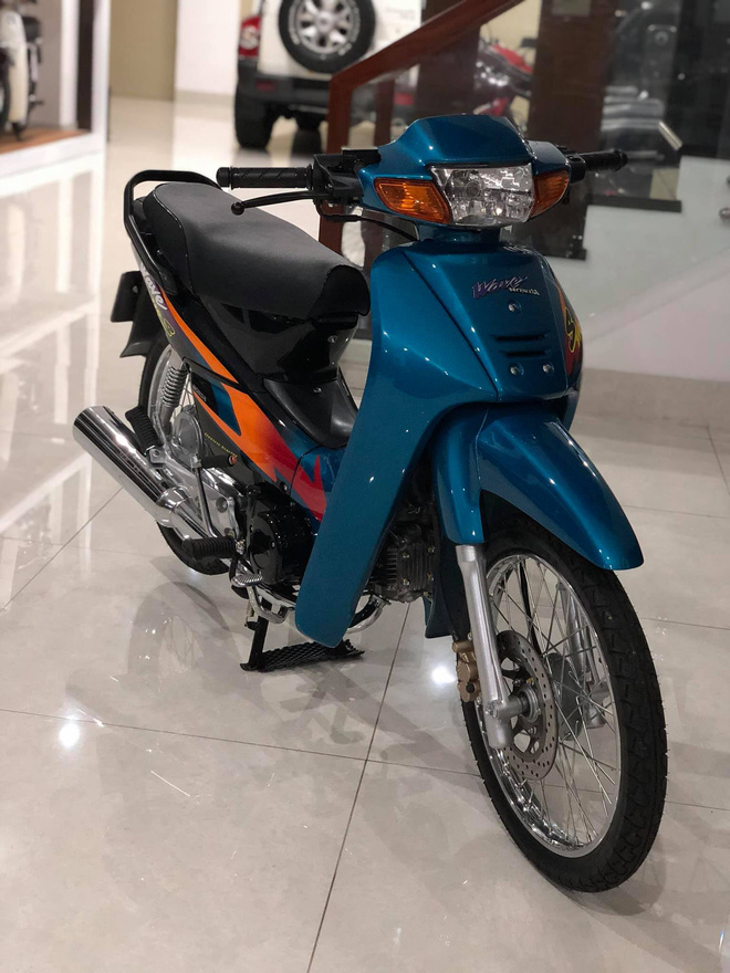 Bộ sưu tập xe 'báu vật để đời' siêu kỳ công của vợ chồng đại gia Lâm Đồng - 3 Bộ sưu tập xe 'báu vật để đời' siêu kỳ công của vợ chồng đại gia Lâm Đồng - 3