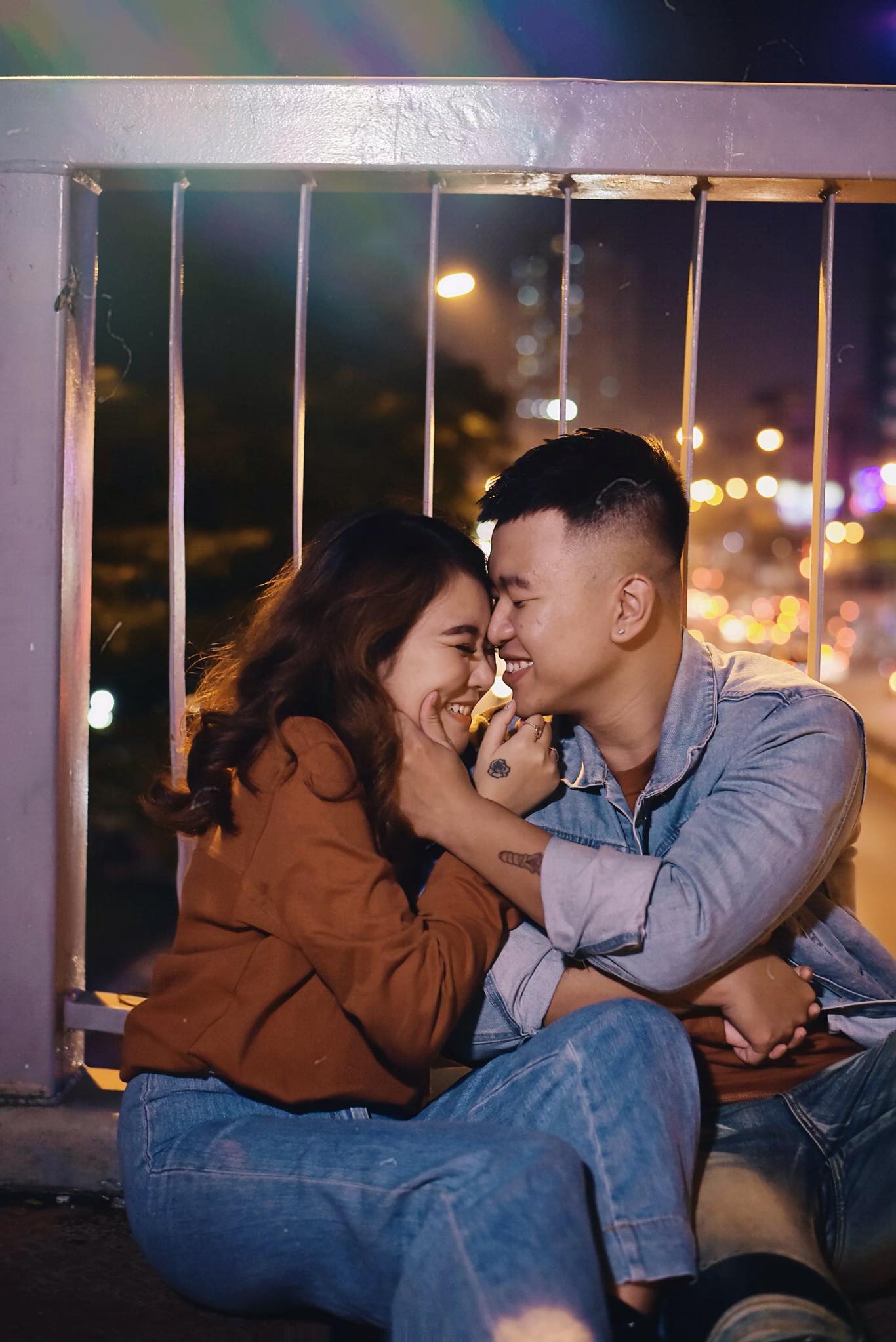 Chuyện hôn nhân thu hút 21 nghìn like của cặp đôi quen nhau vì một cái bàn, lần đầu tiên gặp vào lúc 3 giờ sáng và bức hình che mặt khóc ngày kết hôn - 8 Chuyện hôn nhân thu hút 21 nghìn like của cặp đôi quen nhau vì một cái bàn, lần đầu tiên gặp vào lúc 3 giờ sáng và bức hình che mặt khóc ngày kết hôn - 8