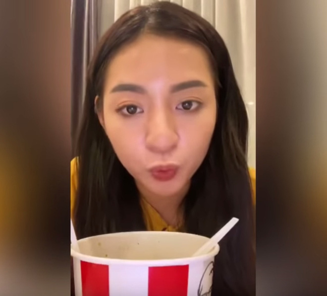 Năm lần bảy lượt nhan sắc bị dìm tơi tả, hotgirl 'trứng rán cần mỡ' đen đủi hay sự thật đúng là như vậy? - 7 Năm lần bảy lượt nhan sắc bị dìm tơi tả, hotgirl 'trứng rán cần mỡ' đen đủi hay sự thật đúng là như vậy? - 7
