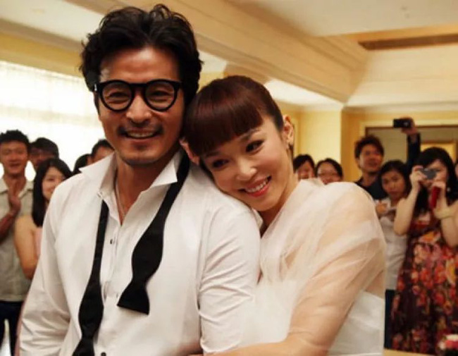 Điều ít ai biết về cặp đôi quyền lực nhất showbiz Singapore Phạm Văn Phương - Lý Minh Thuận: Từng không ưa nhau nhưng lại hạnh phúc suốt 2 thập kỷ - 5 Điều ít ai biết về cặp đôi quyền lực nhất showbiz Singapore Phạm Văn Phương - Lý Minh Thuận: Từng không ưa nhau nhưng lại hạnh phúc suốt 2 thập kỷ - 5