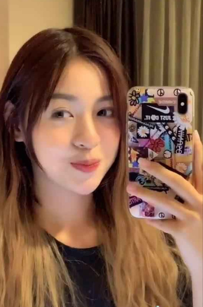 Năm lần bảy lượt nhan sắc bị dìm tơi tả, hotgirl 'trứng rán cần mỡ' đen đủi hay sự thật đúng là như vậy? Năm lần bảy lượt nhan sắc bị dìm tơi tả, hotgirl 'trứng rán cần mỡ' đen đủi hay sự thật đúng là như vậy?