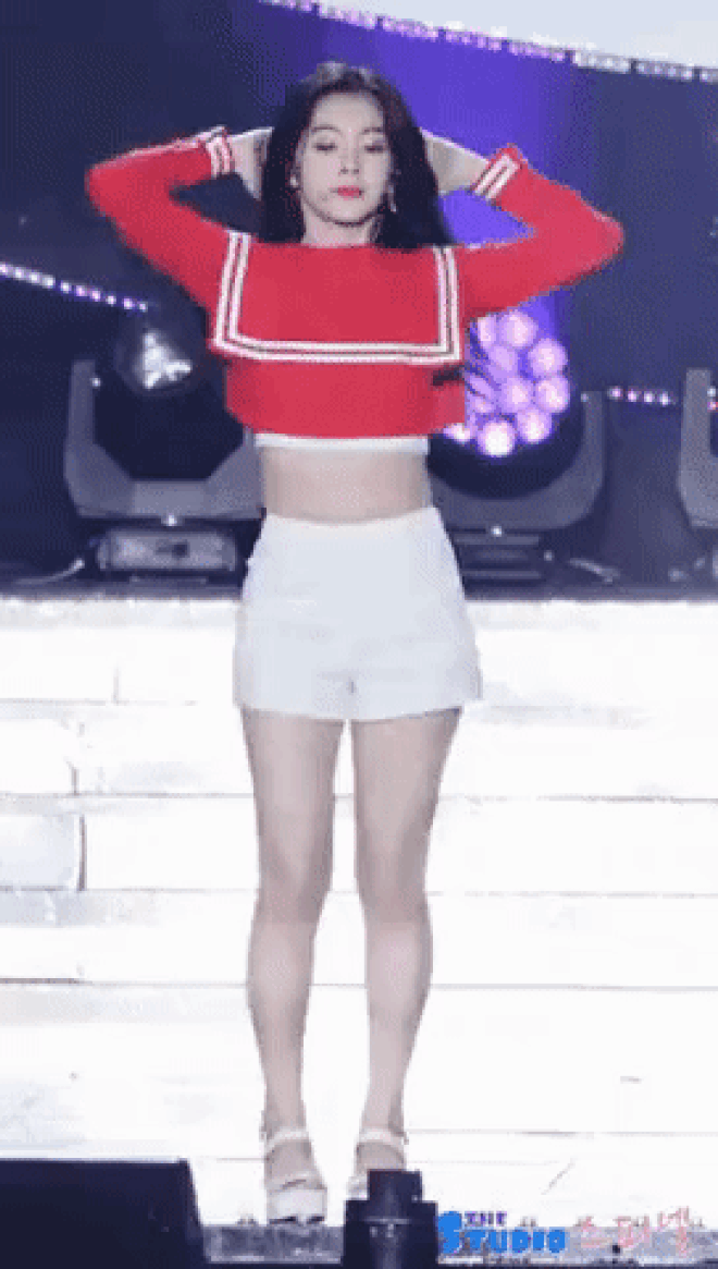Ai ngờ Irene (Red Velvet) có cả liên hoàn phốt: Bị tố 'lườm cháy mặt', cướp chỗ Wendy đến lười nhảy, làm Leeteuk (Suju) bị vạ lây - 18 Ai ngờ Irene (Red Velvet) có cả liên hoàn phốt: Bị tố 'lườm cháy mặt', cướp chỗ Wendy đến lười nhảy, làm Leeteuk (Suju) bị vạ lây - 18