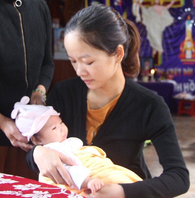 Giả danh người thân kêu gọi ủng hộ người phụ nữ mất chồng ở Rào Trăng 3 - 2 Giả danh người thân kêu gọi ủng hộ người phụ nữ mất chồng ở Rào Trăng 3 - 2