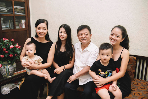 2 ái nữ nhà nghệ sĩ Chiều Xuân 'đọ' nhan sắc ngày càng quyến rũ xinh đẹp, thần thái không thua kém mỹ nhân Hong Kong thập niên 90 2 ái nữ nhà nghệ sĩ Chiều Xuân 'đọ' nhan sắc ngày càng quyến rũ xinh đẹp, thần thái không thua kém mỹ nhân Hong Kong thập niên 90