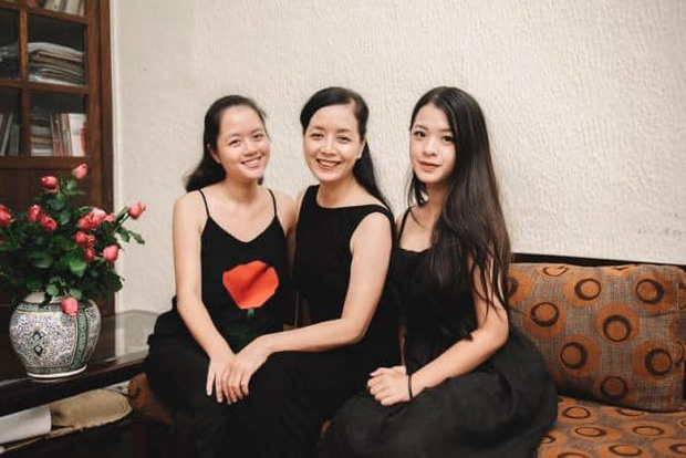 2 ái nữ nhà nghệ sĩ Chiều Xuân 'đọ' nhan sắc ngày càng quyến rũ xinh đẹp, thần thái không thua kém mỹ nhân Hong Kong thập niên 90 - 1 2 ái nữ nhà nghệ sĩ Chiều Xuân 'đọ' nhan sắc ngày càng quyến rũ xinh đẹp, thần thái không thua kém mỹ nhân Hong Kong thập niên 90 - 1