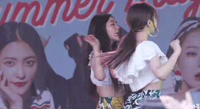 Ai ngờ Irene (Red Velvet) có cả liên hoàn phốt: Bị tố 'lườm cháy mặt', cướp chỗ Wendy đến lười nhảy, làm Leeteuk (Suju) bị vạ lây - 14 Ai ngờ Irene (Red Velvet) có cả liên hoàn phốt: Bị tố 'lườm cháy mặt', cướp chỗ Wendy đến lười nhảy, làm Leeteuk (Suju) bị vạ lây - 14
