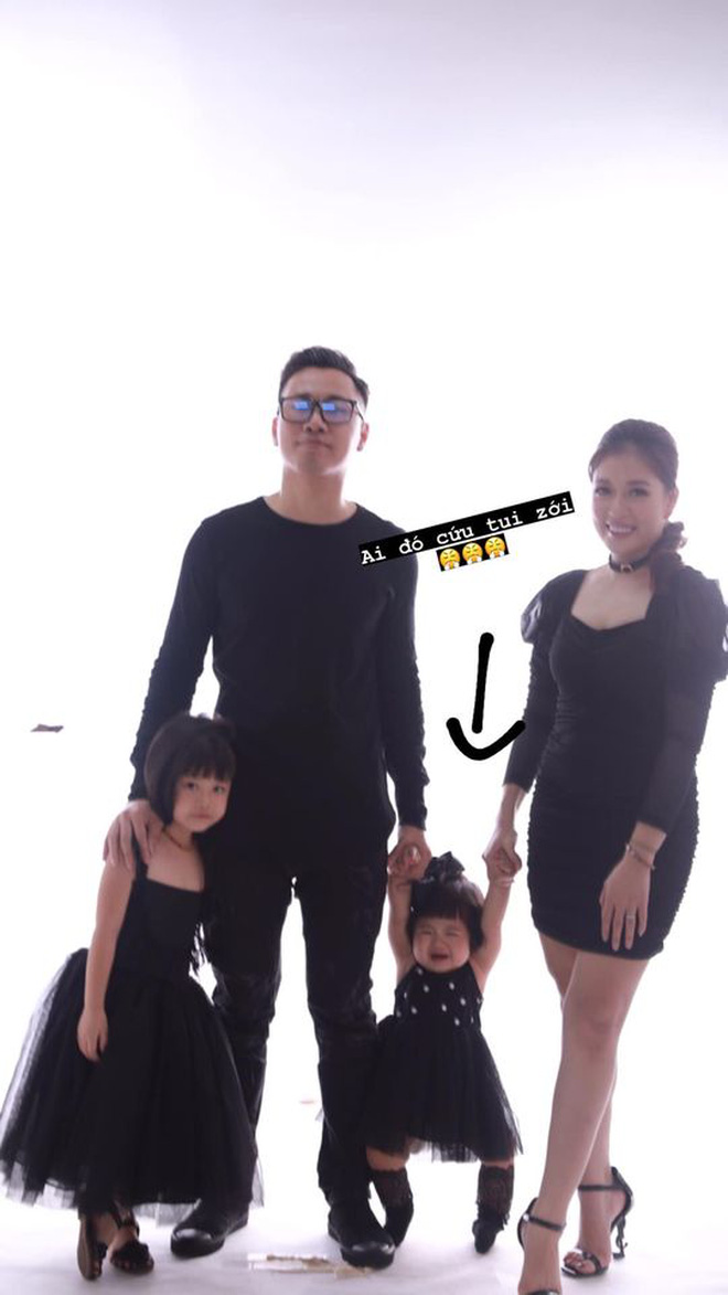 Chụp ảnh nhưng con gái 'khóc trôi cả studio', người mẹ lên tiếng giải thích về những tấm ảnh để đời - 3 Chụp ảnh nhưng con gái 'khóc trôi cả studio', người mẹ lên tiếng giải thích về những tấm ảnh để đời - 3