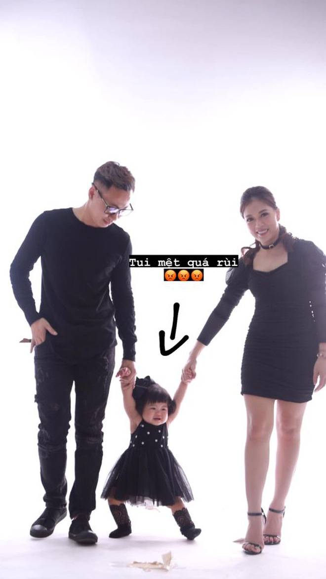Chụp ảnh nhưng con gái 'khóc trôi cả studio', người mẹ lên tiếng giải thích về những tấm ảnh để đời - 2 Chụp ảnh nhưng con gái 'khóc trôi cả studio', người mẹ lên tiếng giải thích về những tấm ảnh để đời - 2