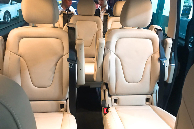 Mercedes-Benz V 250 AMG đầu tiên về Việt Nam: Ngoại hình thể thao, nội thất sang chảnh, giá thấp hơn gần tỷ đồng so với Toyota Alphard - 9 Mercedes-Benz V 250 AMG đầu tiên về Việt Nam: Ngoại hình thể thao, nội thất sang chảnh, giá thấp hơn gần tỷ đồng so với Toyota Alphard - 9
