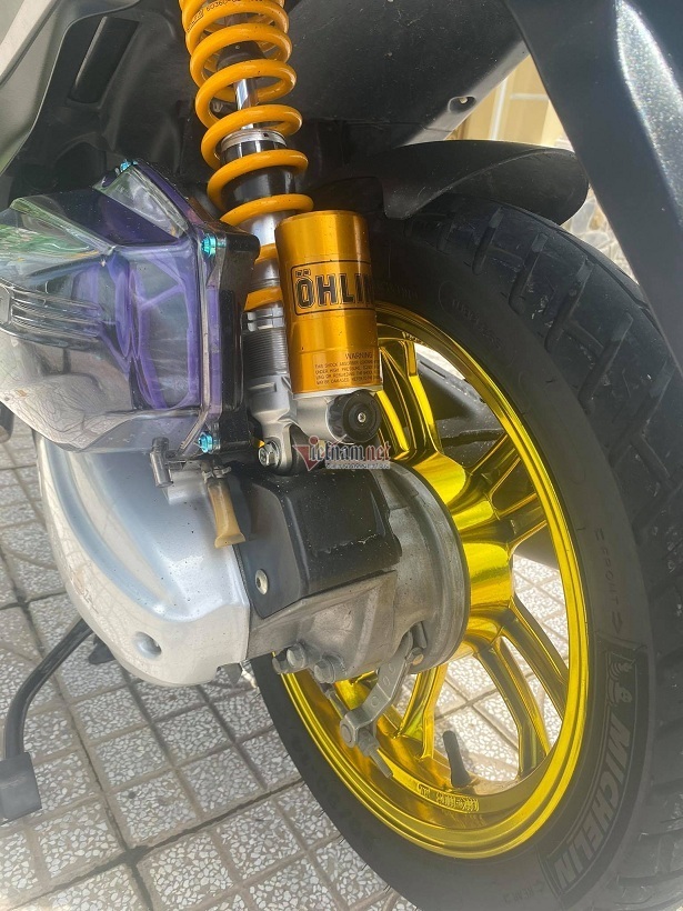 SH Mode biển VIP giá hơn 200 triệu của thầy giáo Vĩnh Long - 4 SH Mode biển VIP giá hơn 200 triệu của thầy giáo Vĩnh Long - 4