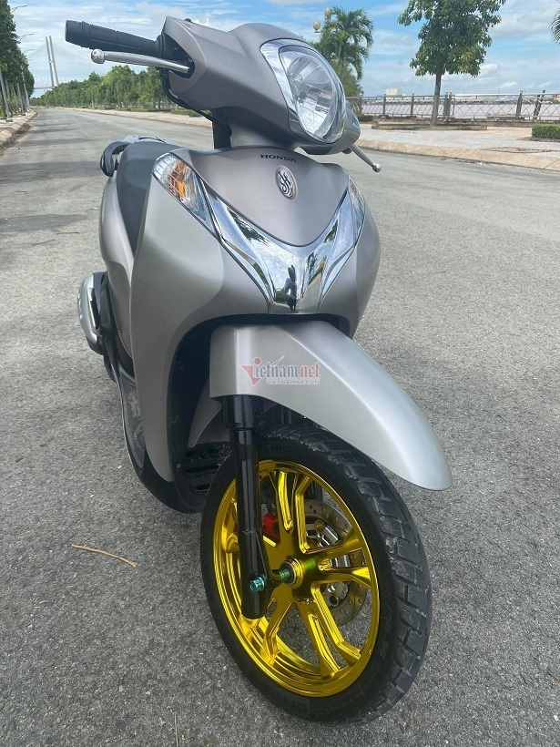 SH Mode biển VIP giá hơn 200 triệu của thầy giáo Vĩnh Long - 1 SH Mode biển VIP giá hơn 200 triệu của thầy giáo Vĩnh Long - 1