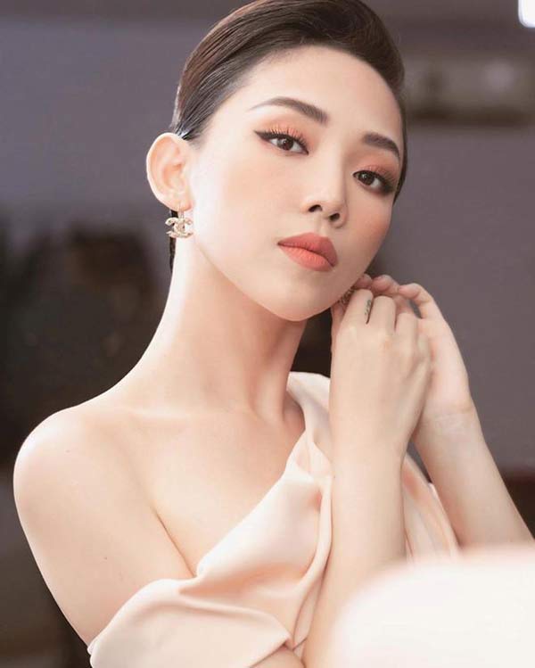 Thủy Tiên bị chỉ trích vì làm từ thiện, loạt nghệ sĩ lên tiếng bênh vực - 3 Thủy Tiên bị chỉ trích vì làm từ thiện, loạt nghệ sĩ lên tiếng bênh vực - 3