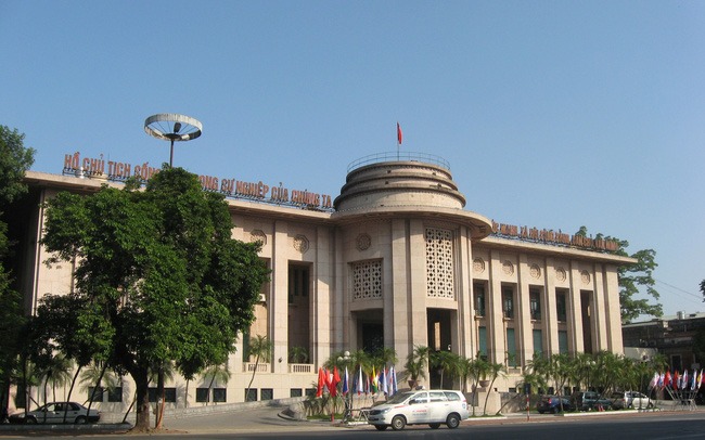NHNN yêu cầu các ngân hàng xem xét miễn giảm lãi vay cho khách hàng bị thiệt hại do mưa lũ khu vực Miền Trung và Tây Nguyên NHNN yêu cầu các ngân hàng xem xét miễn giảm lãi vay cho khách hàng bị thiệt hại do mưa lũ khu vực Miền Trung và Tây Nguyên
