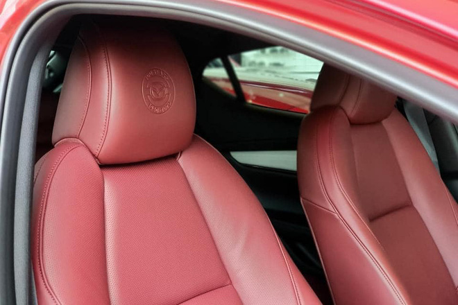 Mazda3 thêm phiên bản đặc biệt tại Việt Nam: Giá 869 triệu đồng, sản xuất giới hạn chỉ 40 chiếc - 9 Mazda3 thêm phiên bản đặc biệt tại Việt Nam: Giá 869 triệu đồng, sản xuất giới hạn chỉ 40 chiếc - 9