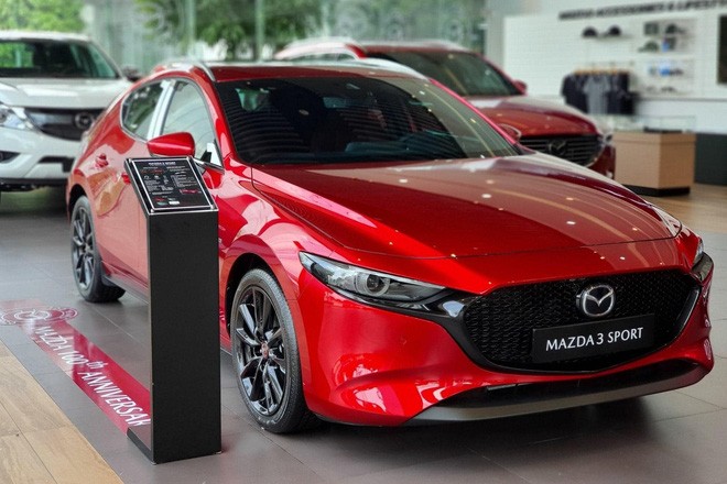 Mazda3 thêm phiên bản đặc biệt tại Việt Nam: Giá 869 triệu đồng, sản xuất giới hạn chỉ 40 chiếc - 1 Mazda3 thêm phiên bản đặc biệt tại Việt Nam: Giá 869 triệu đồng, sản xuất giới hạn chỉ 40 chiếc - 1
