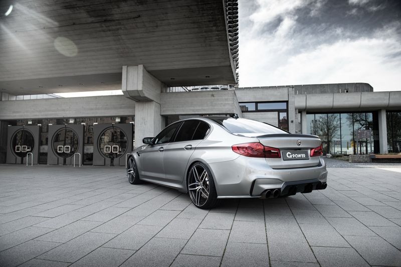 BMW M5 hóa 'cơn cuồng phong', vượt mặt cả siêu xe manh nhất của Lamborghini - 1 BMW M5 hóa 'cơn cuồng phong', vượt mặt cả siêu xe manh nhất của Lamborghini - 1