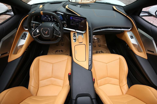 Chevrolet Corvette C8 Stingray hơn 7 tỷ đồng đầu tiên tại Việt Nam chính thức cập bến Cần Thơ - 5 Chevrolet Corvette C8 Stingray hơn 7 tỷ đồng đầu tiên tại Việt Nam chính thức cập bến Cần Thơ - 5