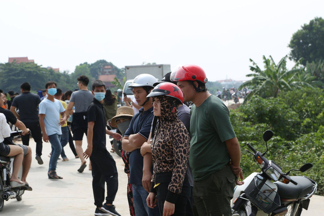Vụ nữ sinh Học viện Ngân Hàng mất tích: Thi thể được tìm thấy dưới lòng sông Nhuệ, bắt giữ 2 nghi phạm nghiện ma túy - 11 Vụ nữ sinh Học viện Ngân Hàng mất tích: Thi thể được tìm thấy dưới lòng sông Nhuệ, bắt giữ 2 nghi phạm nghiện ma túy - 11