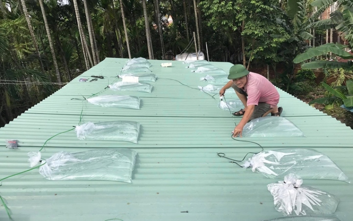 Bão số 9 cường độ rất mạnh: Các tỉnh miền Trung gấp rút chèn chống nhà cửa, sơ tán dân - 9 Bão số 9 cường độ rất mạnh: Các tỉnh miền Trung gấp rút chèn chống nhà cửa, sơ tán dân - 9