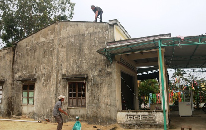 Bão số 9 cường độ rất mạnh: Các tỉnh miền Trung gấp rút chèn chống nhà cửa, sơ tán dân - 10 Bão số 9 cường độ rất mạnh: Các tỉnh miền Trung gấp rút chèn chống nhà cửa, sơ tán dân - 10