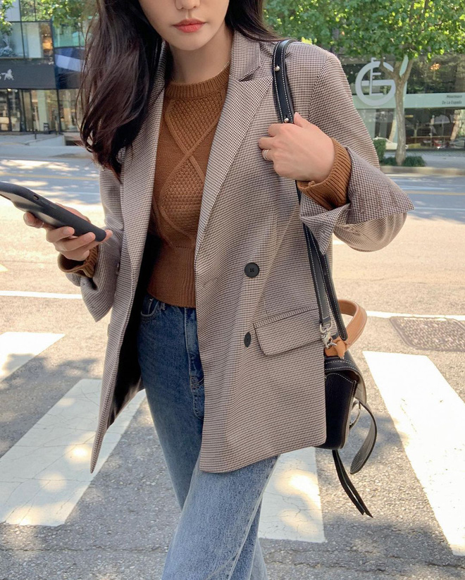 6 kiểu áo đáng sắm để mix cùng quần jeans, chị em diện mùa đông là có outfit trendy chuẩn chỉnh 6 kiểu áo đáng sắm để mix cùng quần jeans, chị em diện mùa đông là có outfit trendy chuẩn chỉnh