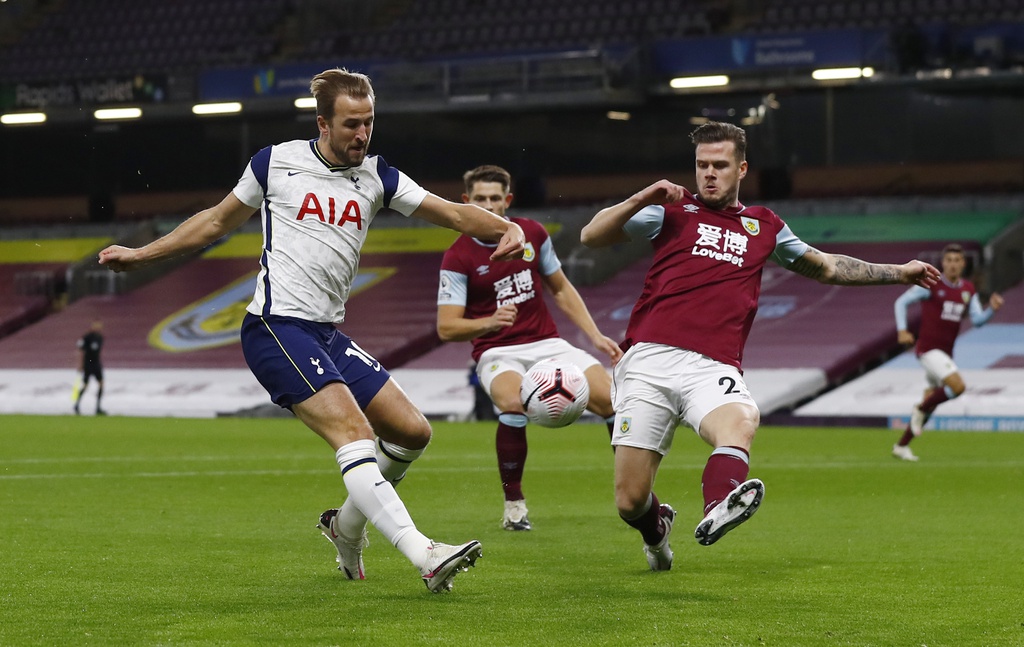 Son Heung-min tỏa sáng giúp Tottenham giành 3 điểm - 1