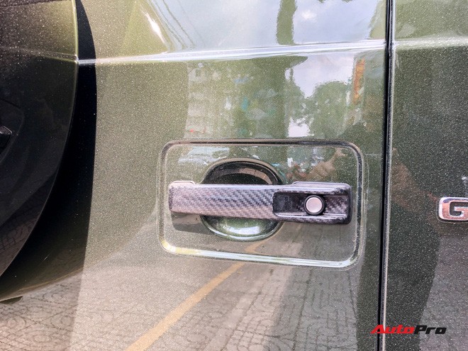 Cận cảnh Mercedes-AMG G 63 với màu sơn trị giá hơn 151 triệu đồng cùng gói độ độc của dân chơi Sài Gòn - 6 Cận cảnh Mercedes-AMG G 63 với màu sơn trị giá hơn 151 triệu đồng cùng gói độ độc của dân chơi Sài Gòn - 6
