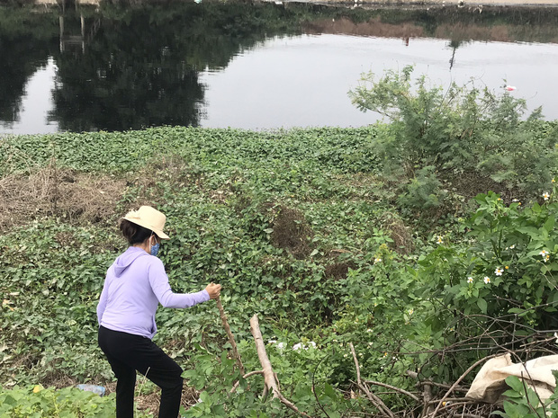Hàng trăm người dân, công an và thân nhân đang lội sông tìm kiếm nữ sinh Học viện Ngân hàng: 'Đoạn đường nữ sinh mất dấu vết đã 3 hôm không có điện' - 11 Hàng trăm người dân, công an và thân nhân đang lội sông tìm kiếm nữ sinh Học viện Ngân hàng: 'Đoạn đường nữ sinh mất dấu vết đã 3 hôm không có điện' - 11
