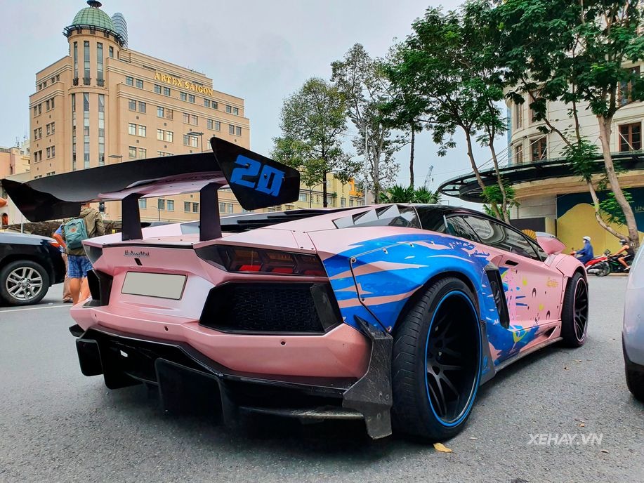 Bất ngờ với phong cách 'Thuỷ thủ mặt trăng' của siêu phẩm Lamborghini Aventador độ độc nhất tại Việt Nam - 1 Bất ngờ với phong cách 'Thuỷ thủ mặt trăng' của siêu phẩm Lamborghini Aventador độ độc nhất tại Việt Nam - 1