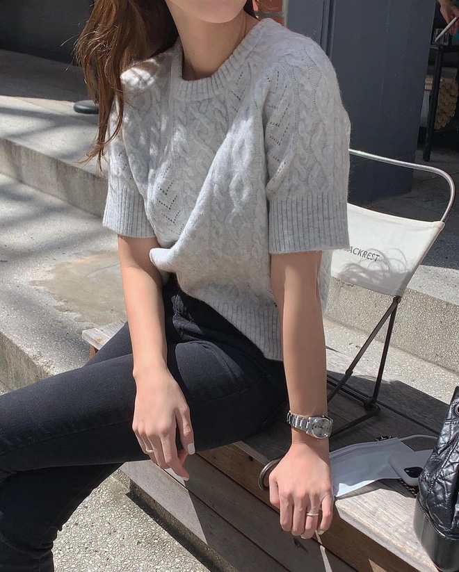 6 kiểu áo đáng sắm để mix cùng quần jeans, chị em diện mùa đông là có outfit trendy chuẩn chỉnh - 7 6 kiểu áo đáng sắm để mix cùng quần jeans, chị em diện mùa đông là có outfit trendy chuẩn chỉnh - 7