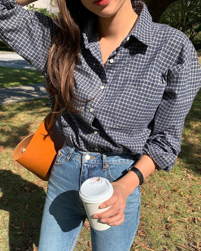 6 kiểu áo đáng sắm để mix cùng quần jeans, chị em diện mùa đông là có outfit trendy chuẩn chỉnh - 9 6 kiểu áo đáng sắm để mix cùng quần jeans, chị em diện mùa đông là có outfit trendy chuẩn chỉnh - 9