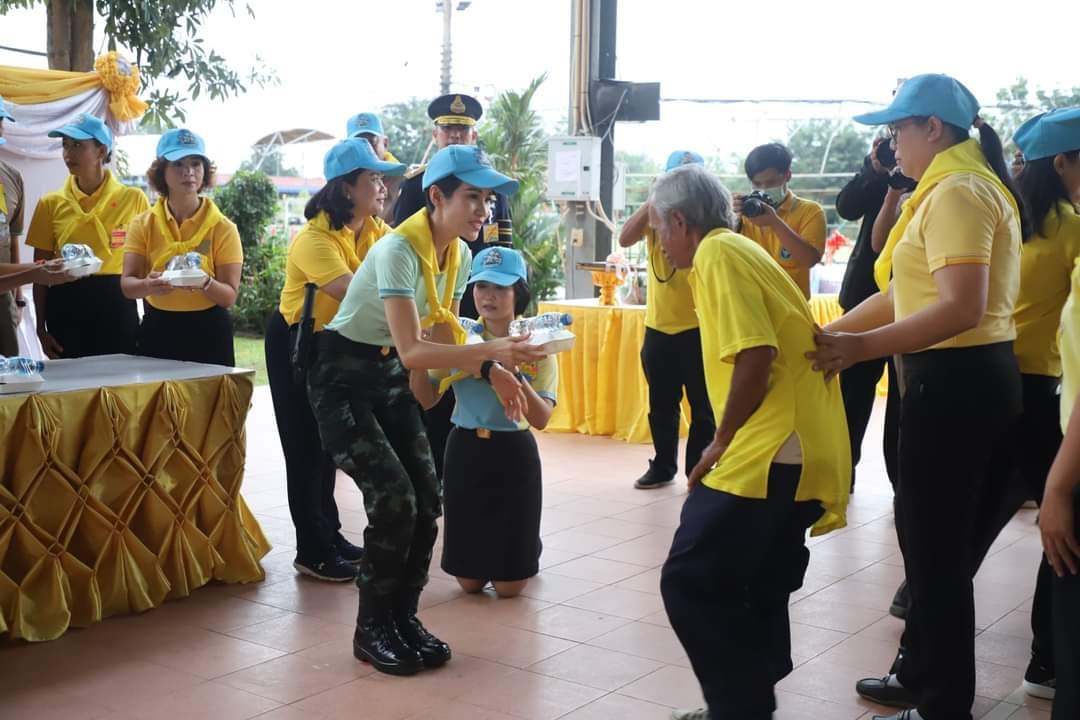 Hoàng quý phi Thái Lan gây sốt với vẻ đẹp hoàn mỹ nhưng Hoàng hậu Suthida vẫn chiếm spotlight bằng loạt ưu điểm - 7 Hoàng quý phi Thái Lan gây sốt với vẻ đẹp hoàn mỹ nhưng Hoàng hậu Suthida vẫn chiếm spotlight bằng loạt ưu điểm - 7