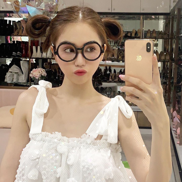 Người ta vào Zara mua sương sương vài triệu, riêng Ngọc Trinh 'quất' bill gần 38 triệu, Thúy Kiều xách 2 tay không xuể - 9 Người ta vào Zara mua sương sương vài triệu, riêng Ngọc Trinh 'quất' bill gần 38 triệu, Thúy Kiều xách 2 tay không xuể - 9