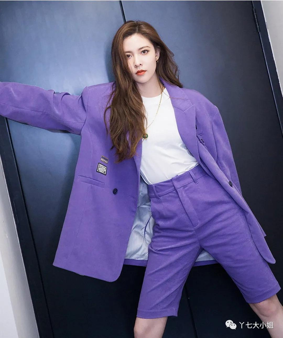 Trời se lạnh chưa biết mặc gì vừa đẹp vừa chất thì bạn hãy diện áo blazer và quần short là có ngay outfit 10 điểm - 4 Trời se lạnh chưa biết mặc gì vừa đẹp vừa chất thì bạn hãy diện áo blazer và quần short là có ngay outfit 10 điểm - 4