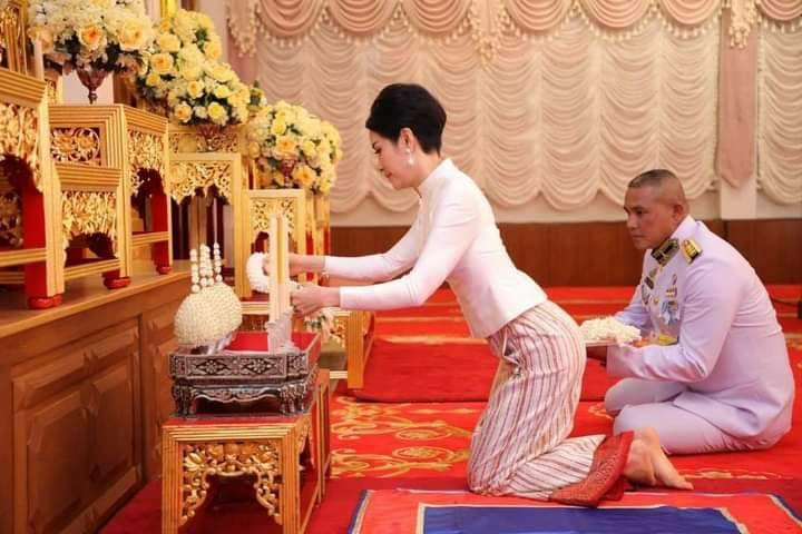 Hoàng quý phi Thái Lan gây sốt với vẻ đẹp hoàn mỹ nhưng Hoàng hậu Suthida vẫn chiếm spotlight bằng loạt ưu điểm - 2 Hoàng quý phi Thái Lan gây sốt với vẻ đẹp hoàn mỹ nhưng Hoàng hậu Suthida vẫn chiếm spotlight bằng loạt ưu điểm - 2