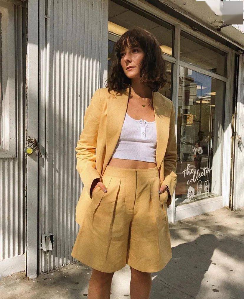 Trời se lạnh chưa biết mặc gì vừa đẹp vừa chất thì bạn hãy diện áo blazer và quần short là có ngay outfit 10 điểm - 3 Trời se lạnh chưa biết mặc gì vừa đẹp vừa chất thì bạn hãy diện áo blazer và quần short là có ngay outfit 10 điểm - 3