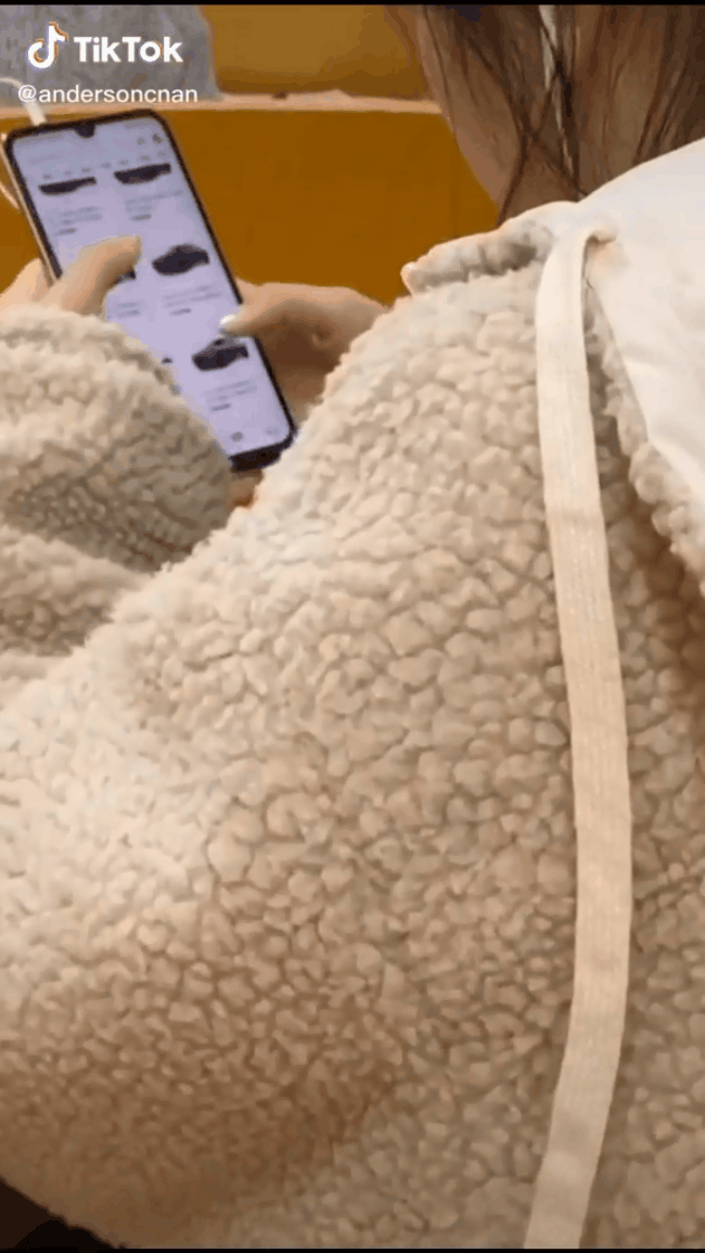 Nữ sinh 'chơi trội' mua siêu xe online qua mạng không cần nhìn giá, bỏ hơn 9 tỷ đồng thanh toán trong 1 nốt nhạc khiến dân mạng giật mình - 2 Nữ sinh 'chơi trội' mua siêu xe online qua mạng không cần nhìn giá, bỏ hơn 9 tỷ đồng thanh toán trong 1 nốt nhạc khiến dân mạng giật mình - 2