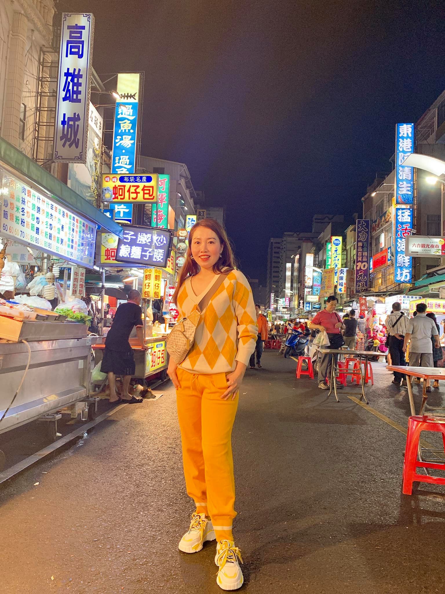 Cô nàng hút gần 4K like vì 'nghiện' màu vàng, bộ sưu tập khiến dân tình 'choáng' - 10 Cô nàng hút gần 4K like vì 'nghiện' màu vàng, bộ sưu tập khiến dân tình 'choáng' - 10
