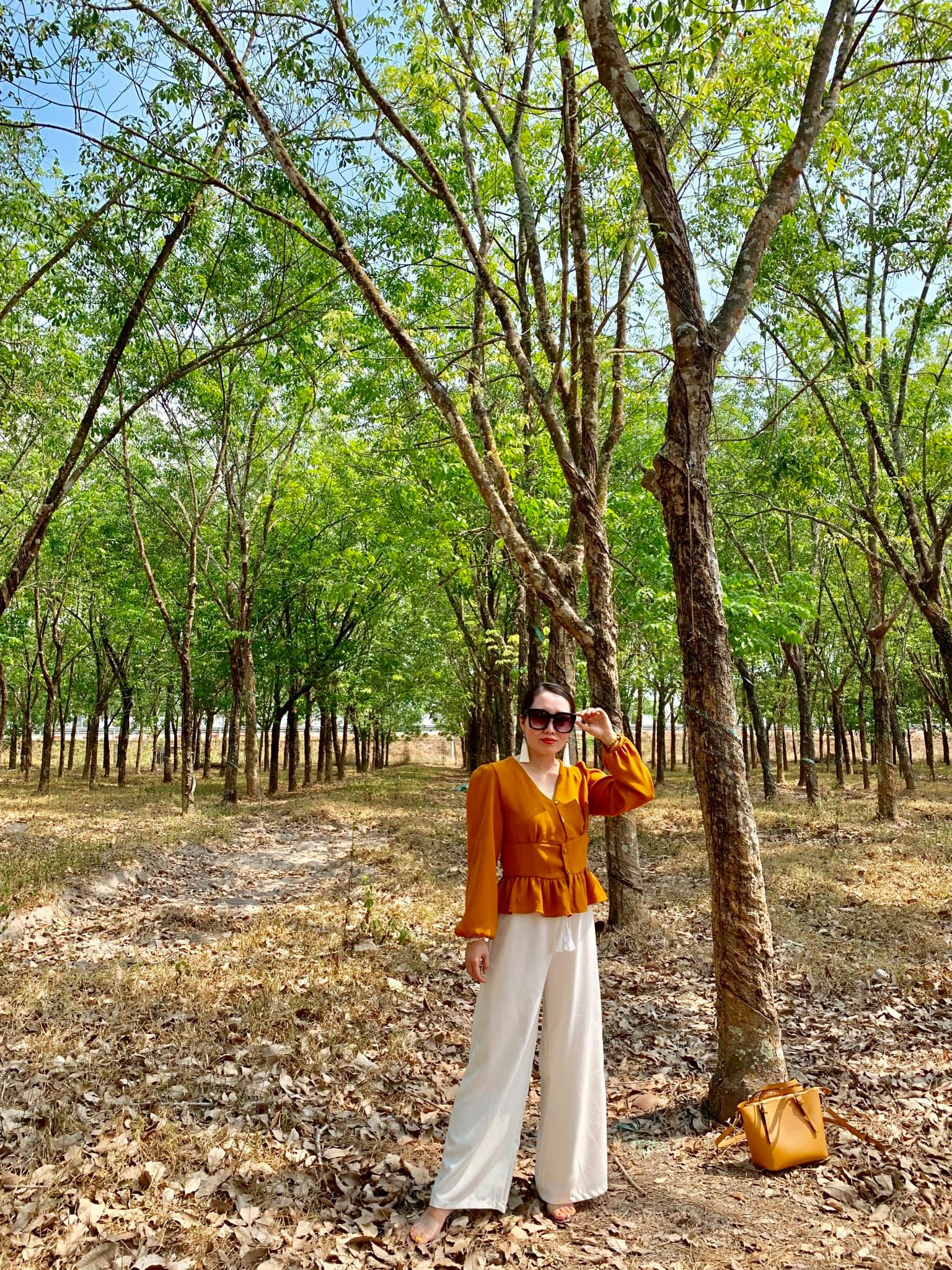 Cô nàng hút gần 4K like vì 'nghiện' màu vàng, bộ sưu tập khiến dân tình 'choáng' - 19 Cô nàng hút gần 4K like vì 'nghiện' màu vàng, bộ sưu tập khiến dân tình 'choáng' - 19